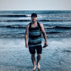 Meet your Posher, Karl-Éric